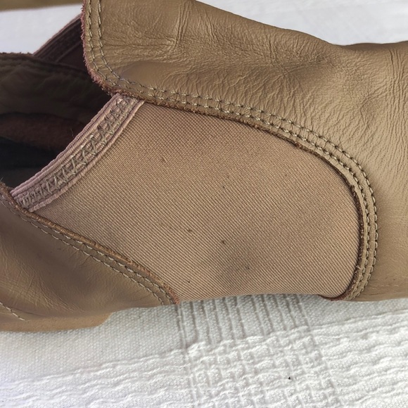 right foot* dance shoe w/ low heel size 10M nude - Picture 3 of 9